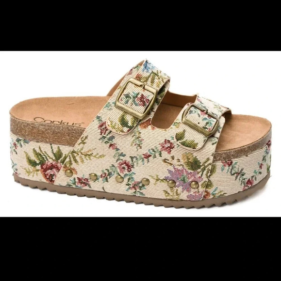 New! Corkys Sand Brocade Floral Platform Flatform Sandals - Picture 1 of 3